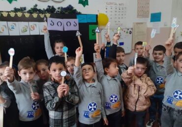 წმ.დემეტრე თავდადებულის სახ.პირველმა კლასმა აქტივობა ,, შევხედოთ საგზაო ნიშნებს” ჩაატარა