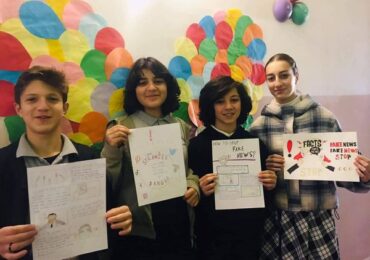 ix-xii კლასის მოსწავლეები მედიაწიგნიერების კვირეულში  ჩაერთვნენ და ინგლისურენოვანი პოსტერები მოამზადეს