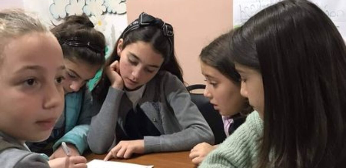 ა(ა)იპ საქართველოს საპატრიარქოს წმ.იოანე ბოლნელოს სახელობის სკოლის ეკო-კლუბის “დედამიწის ქომაგების” ორგანიზებით მოსწავლეებმა მონაწილეობა მიიღეს “მსოფლიო ქმედების დღის” ფართომაშტაბიან კამპანიაში