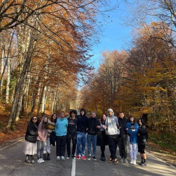 XI-XII კლასელების შემოქმედებითი ტური რაჭაში