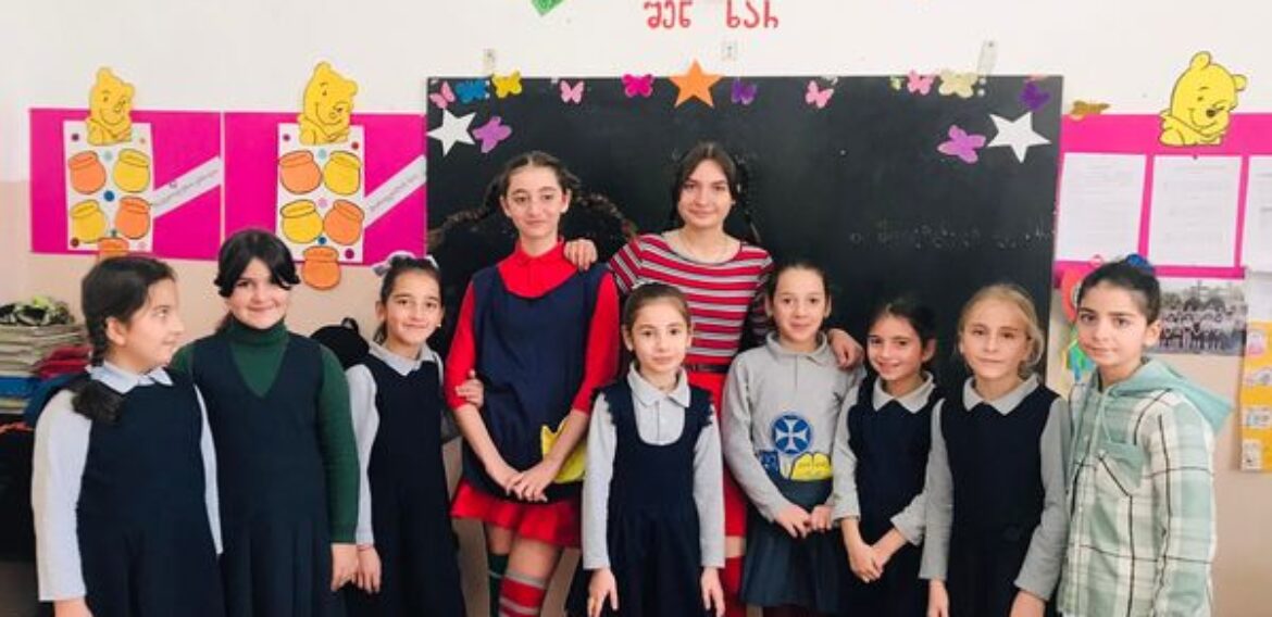 პეპი-პეპილოტა დელიკატესა ჟალუზინა რუკოლპიტნა გრძელწინდა და კაპირან ეფრაიმის ასული სტუმრად მესამე კლასში