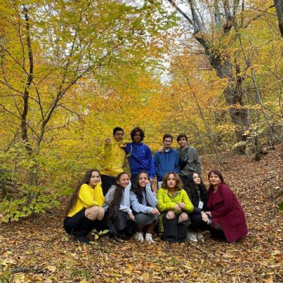 მეათე კლასის მოსწავლეების შემოქმედებითი ტური კახეთში