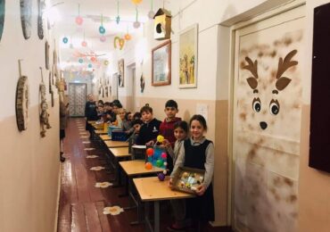 მესამე კლასელებმა კომპლექსური დავალების ფარგლებში შექმნეს მზის სისტემის მოდელები და წარმოსახვით გვამოგზაურეს კოსმოსში