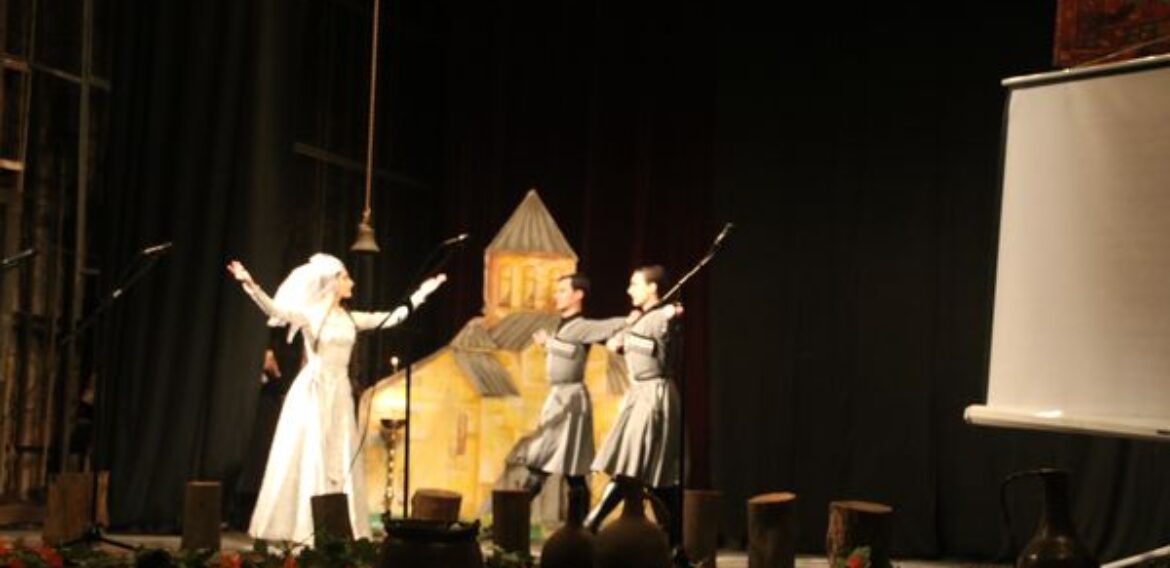 საქართველოს კათოლიკოს-პატრიარქს საიუბილეო წელი სასულიერო სკოლამ ღონისძიებით მიულოცა