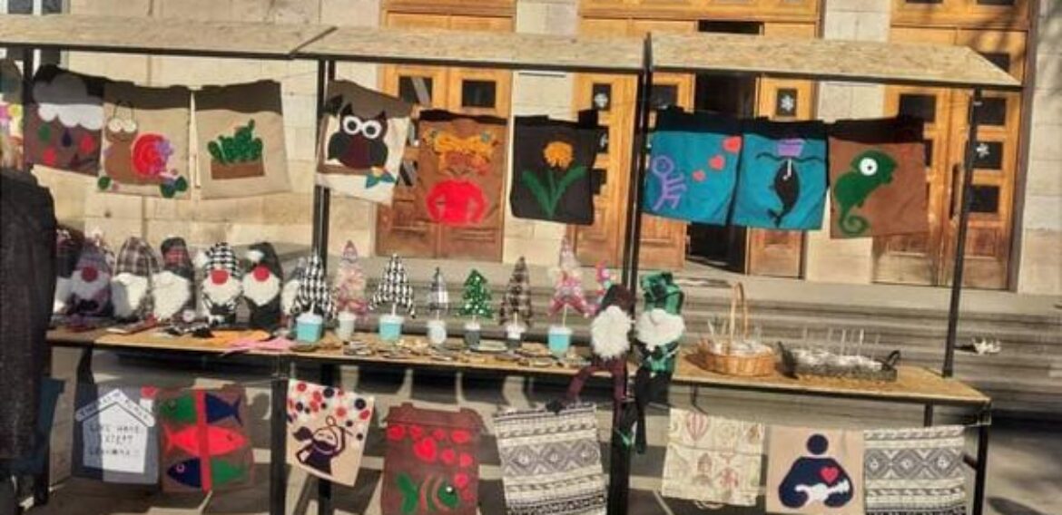 ა(ა)იპ იოანე ბოლნელის სახელობის სკოლის სახელოსნომ ხელნაკეთი ნივთების გაყიდვა/გამოფენა მოაწყო