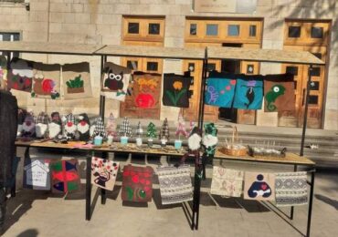 ა(ა)იპ იოანე ბოლნელის სახელობის სკოლის სახელოსნომ ხელნაკეთი ნივთების გაყიდვა/გამოფენა მოაწყო