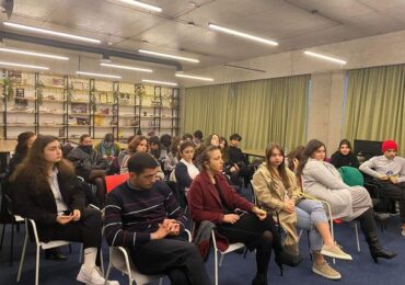 ა(ა)იპ იოანე ბოლნელის სახელობის სკოლის მოსწავლეები და პედაგოგები გრძელვადიან საერთაშორისო პროექტ Remember to Act: Understand, Learn, Act” ფარგლებში “ცოცხალი ბიბლიოთეკის / Human Library” პანელურ შეხვედრას დაესწნენ