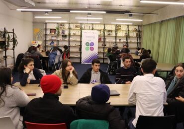 სამოქალაქო განათლების კლუბის ,,ცვლილებების პიკი’/Peak of changes” წევრები უნივერსიტეტ ალტერბრიჯში ,,ცოცხალ წიგნებს” შეხვდნენ