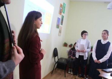 სამოქალაქო განათლების კლუბის ,,ცვლილებების პიკი/Peak of changes” დამფუძნებლებმა შვეიცარიის ელჩს, ერთწლიანი საქმიანობის ანგარიში წარუდგინეს