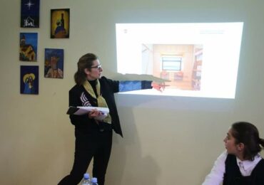 შვეიცარიის ელჩმა, ჰაიდი გრაუმ,  სამოქალაქო განათლების კლუბის Peak Of Changes/ცვლილებების პიკი  პროექტი ,,დიპლომატიის სკოლა 2023″  გახსნა