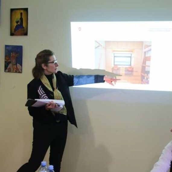 შვეიცარიის ელჩმა, ჰაიდი გრაუმ,  სამოქალაქო განათლების კლუბის Peak Of Changes/ცვლილებების პიკი  პროექტი ,,დიპლომატიის სკოლა 2023″  გახსნა