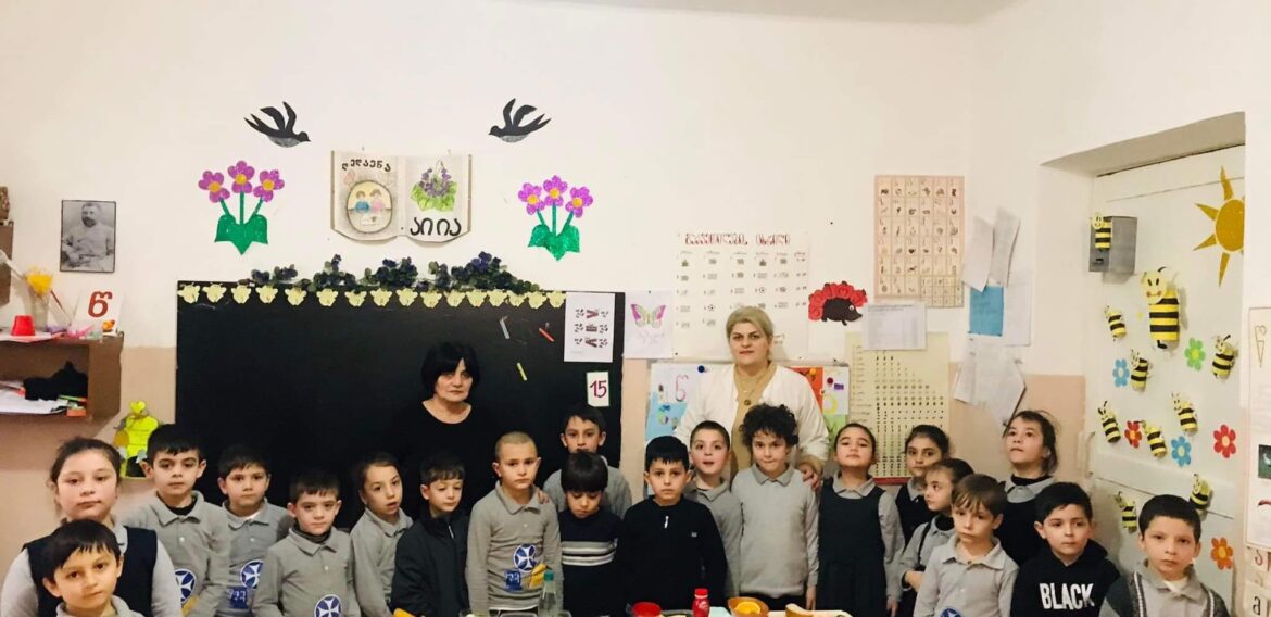 პირველი კლასის ,,ჯანმრთელობის ელჩებმა” ჯანსაღ კვებაზე გაკვეთილი ჩაატრეს