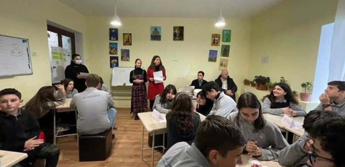 სამოქალაქო განათლების კლუბის ,,ცვლილებების პიკი” ორგანიზებით  ქვიზი საბჭოთა ოკუპაციის შესახებ ჩატარდა.