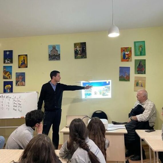 სამოქალაქო განათლების კლუბის Peak Of Changes/ცვლილებების პიკი  ორგანიზებით შეხვედრა გაიმართა სამშვიდობო ქსელის, მე-16 ელემენტის წევრთან, ტარტუს უნივერსიტეტის კურსდამთავრებულთან, ილია ჯახაიასთან