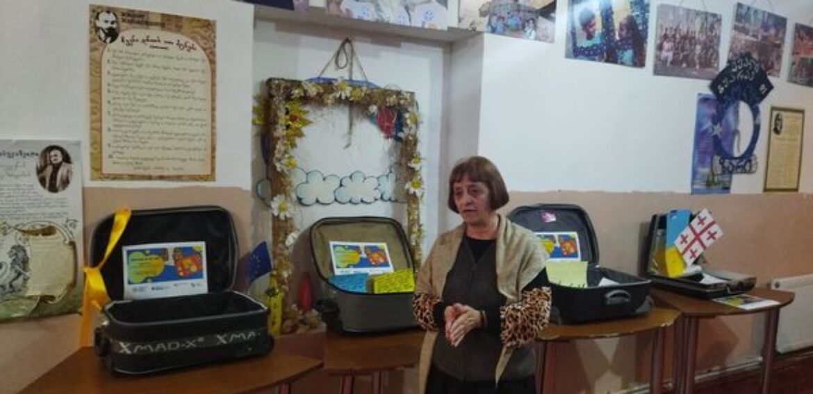 სამოქალაქო განათლების კლუბის ,,ცვლილებების პიკი” ორგანიზებით გრძელვადიანი საერთაშორისო პროექტის ,,გახსოვდეს მოქმედება” მესამე ეტაპის ,,ჩემი ცხოვრების ჩემოდანი” ფარგლებში აფხაზეთიდან დევნილებთან შეხვედრა გაიმართა