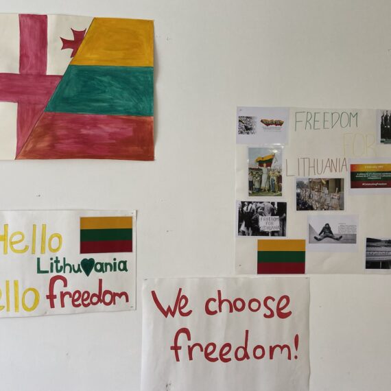 სამოქალაქო განათლების კლუბმა ,,ცვლილებების პიკი” პროექტ ,,,,Hello Lithuania-Hello Freedom” ფარგლებში გამოფენა მოაწყო