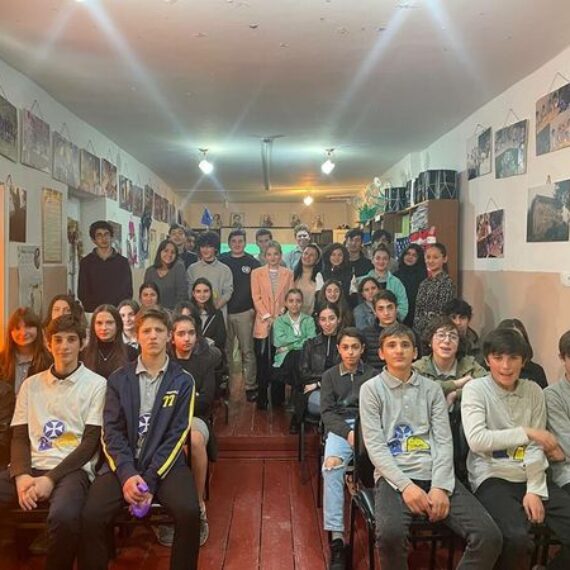 საქართველის ახალგაზრდობის წარმომადგენელი გაეროში, დავით ესათია ა(ა)იპ იოანე ბოლნელის სახელობის სკოლის  ბოლნისის ახალგაზრდულ სივრცეს ეწვია