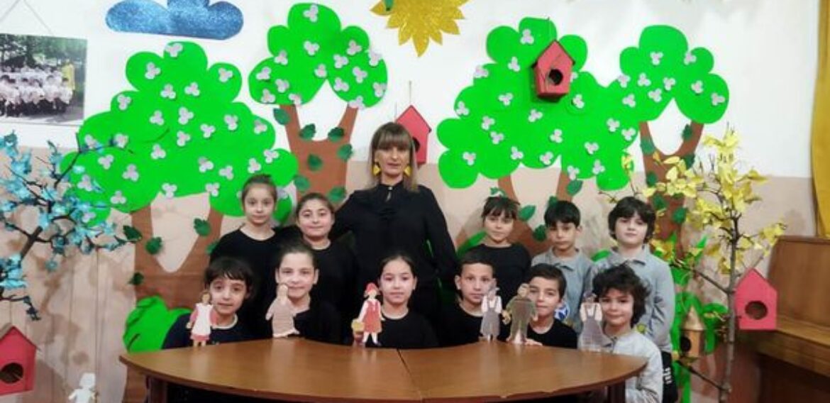 მუსიკის მასწავლებლის ორგანიზებით მოსწავლეებმა  კომპლექსური დავალება  ,,თოჯინების თეატრი” წარადგინეს