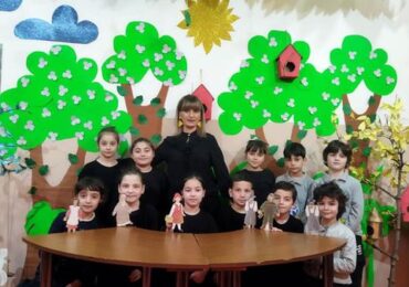 მუსიკის მასწავლებლის ორგანიზებით მოსწავლეებმა  კომპლექსური დავალება  ,,თოჯინების თეატრი” წარადგინეს