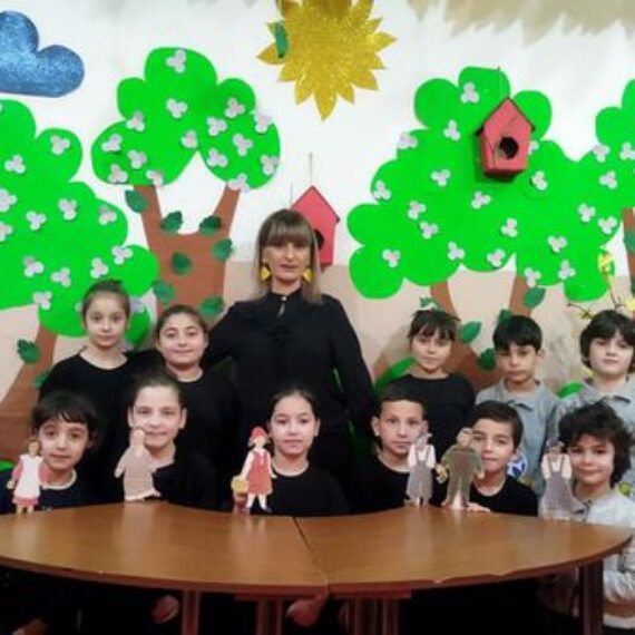 მუსიკის მასწავლებლის ორგანიზებით მოსწავლეებმა  კომპლექსური დავალება  ,,თოჯინების თეატრი” წარადგინეს