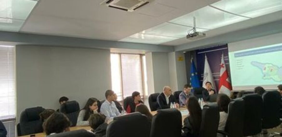 სამოქალაქო განათლების კლუბის Peak Of Changes/ცვლილებების პიკი  ორგანიზებით კამპანია ,,მასწავლე, რათა დავიცვა” ფარგლებში  მოსწავლეები სპეციალურ საგამოძიებო სამსახურს ეწვივნენ