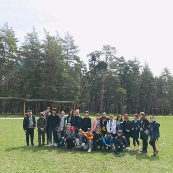 ეკოკლუბის წევრები ალგეთის დაცულ ტერიტორიას ეწვივნენ